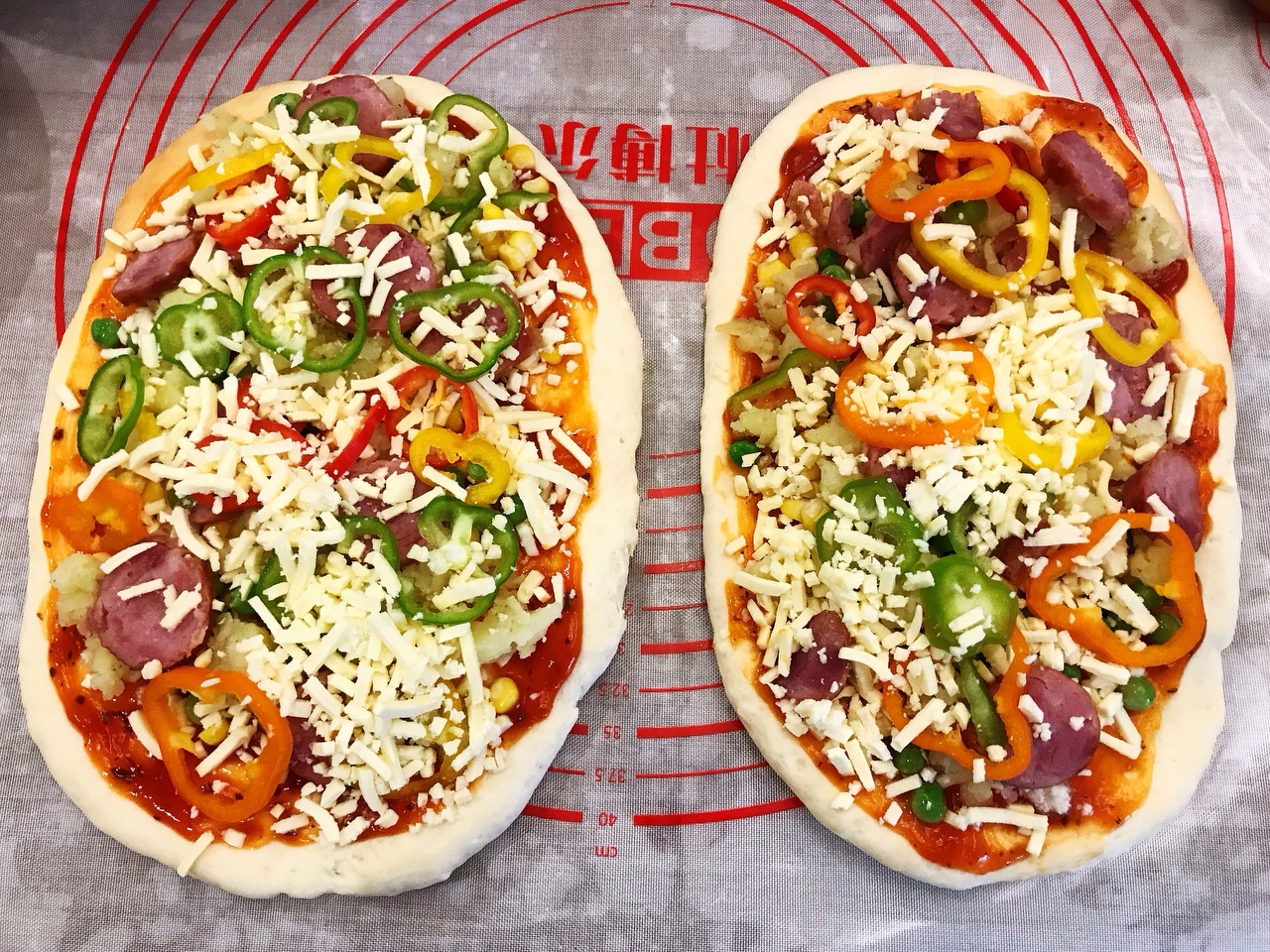 自制美味冷冻披萨，不是冷冻披萨胚奥，快手便捷美味～的做法