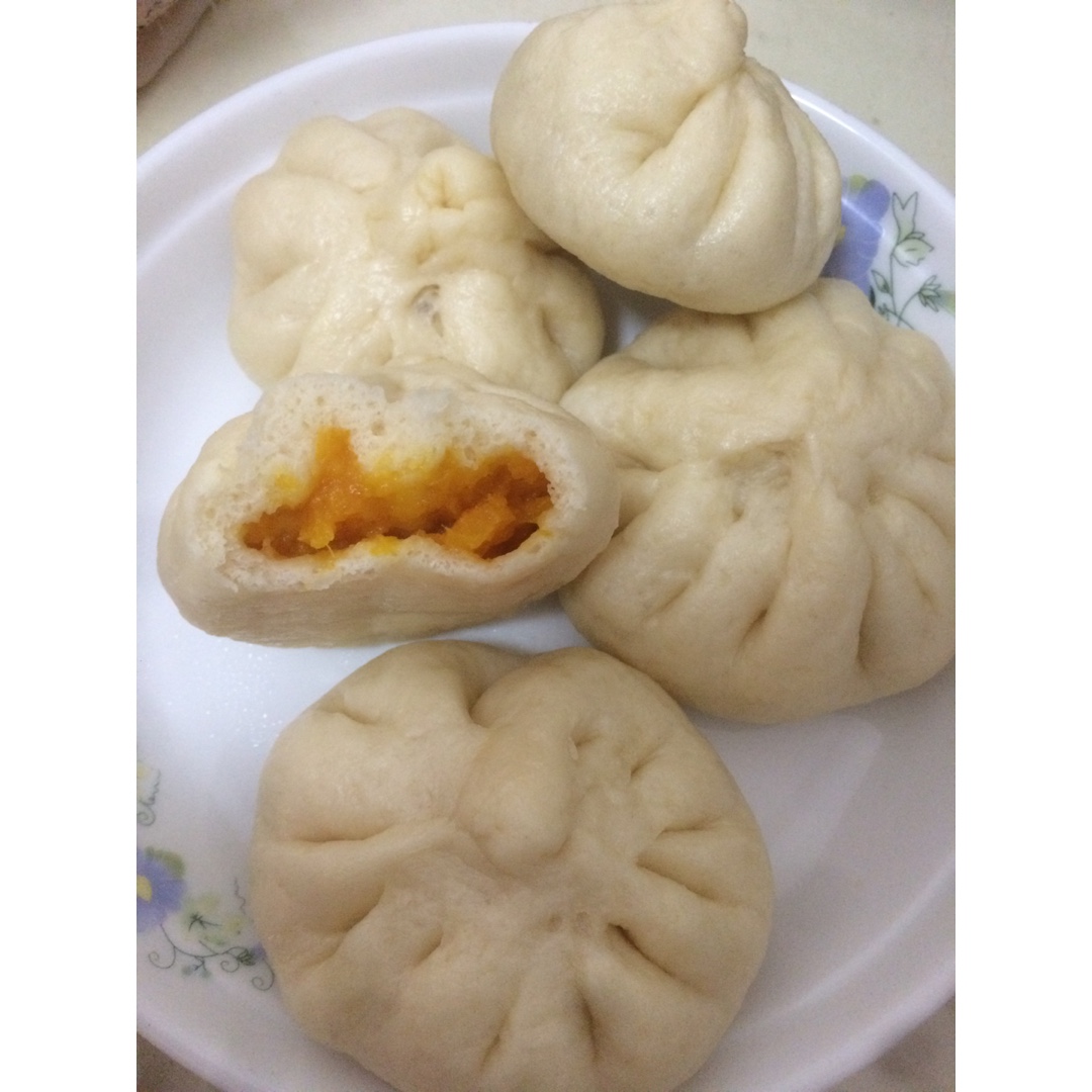 香甜的南瓜馅包子