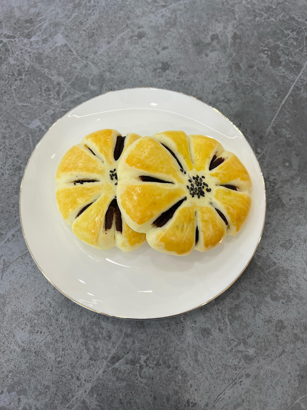 花朵豆沙包的做法