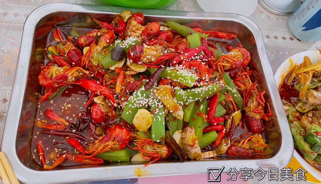 麻辣小龙虾