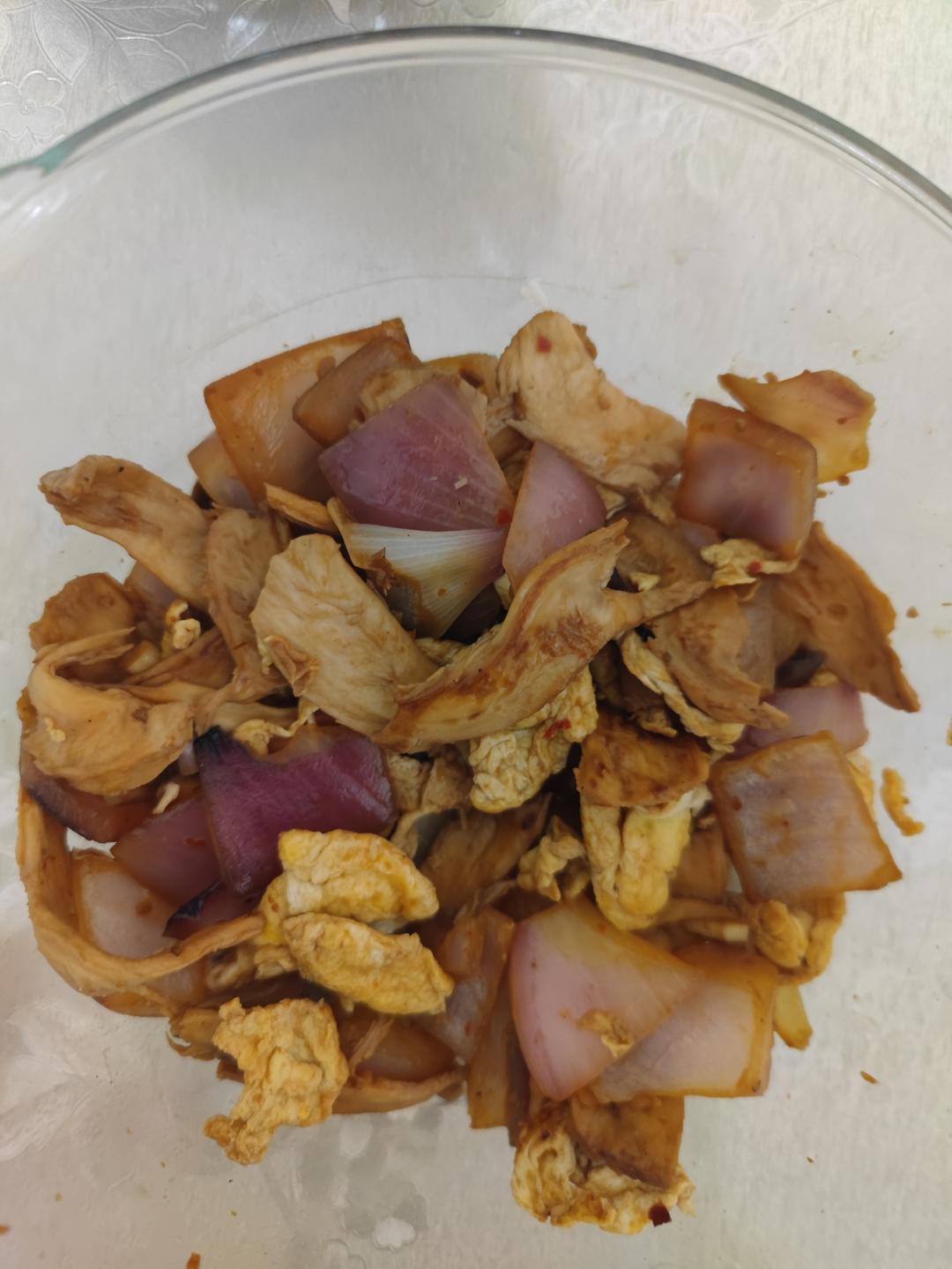 降压防癌的好食材  洋葱炒鸡蛋