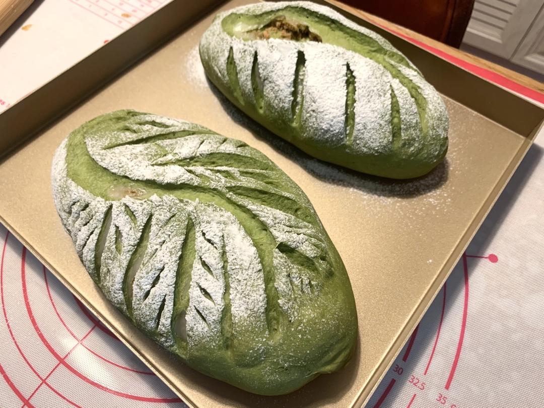 抹茶麻薯蛋黄肉松欧包🍵