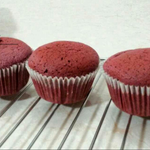 为孩子烘焙
        各式的饼干，蛋糕，面包排队站好。