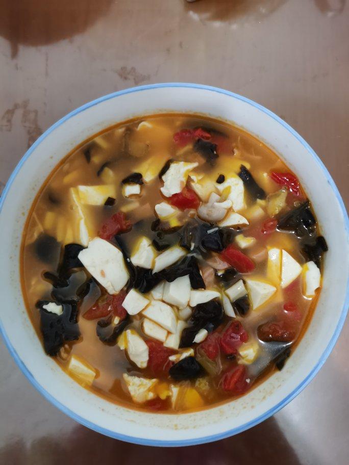 番茄蟹味菇内酯豆腐汤