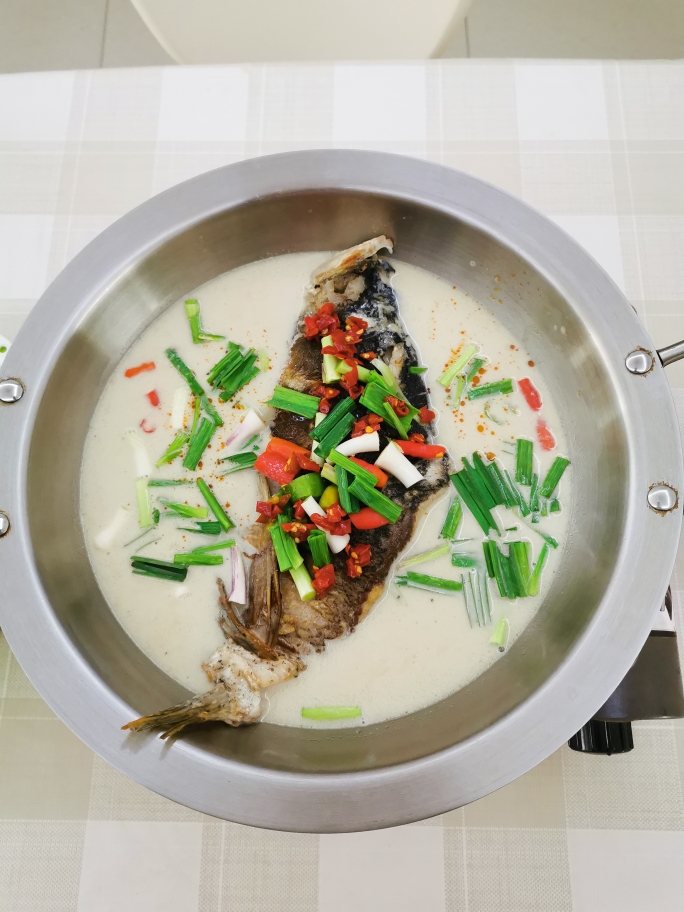 奶白色的汤~麻鲢鱼头火锅的做法 步骤10