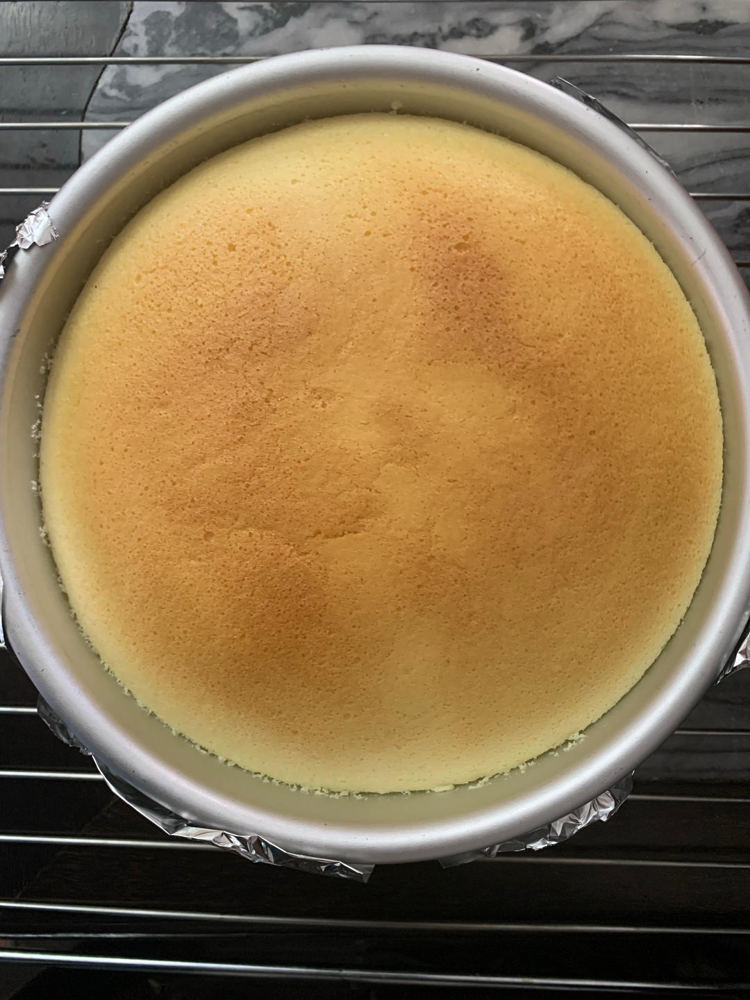 不用奶油奶酪也能做的“轻乳酪蛋糕”🍰