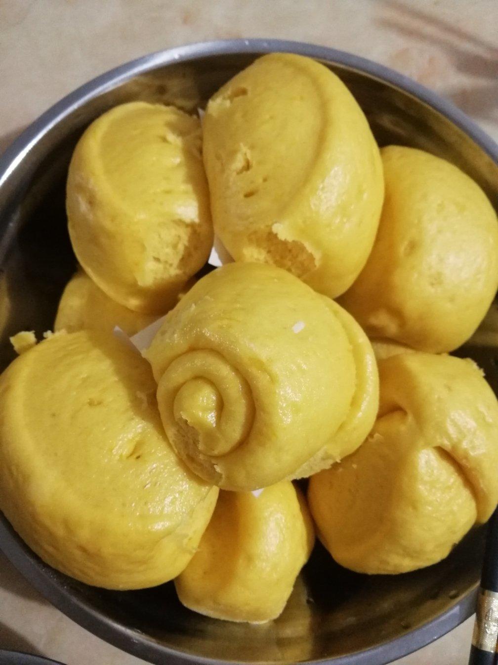 自然开花的南瓜馒头（刀切馒头和南瓜造型）