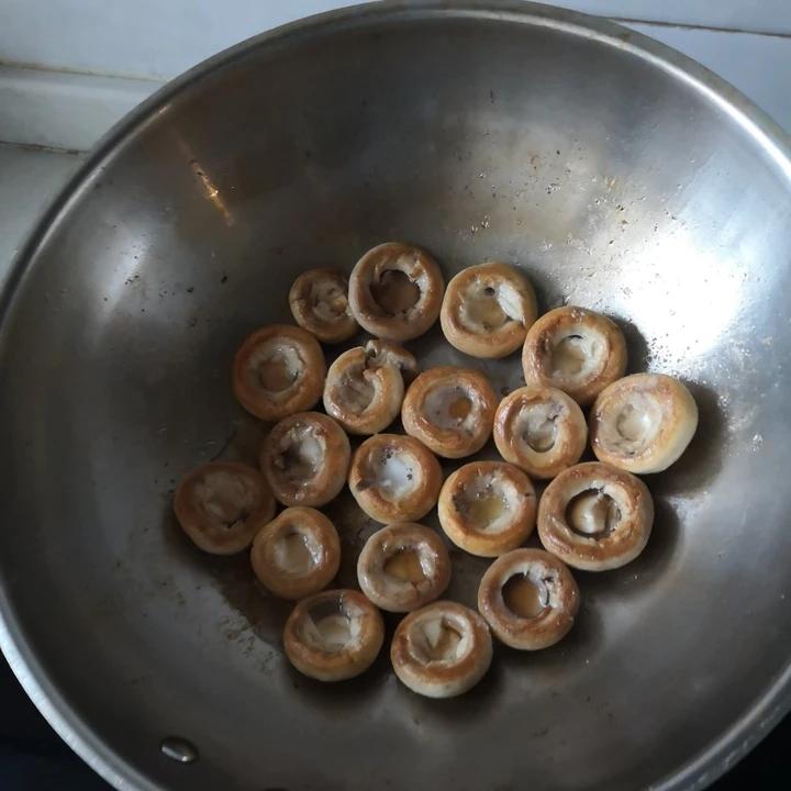 香煎口蘑  鲜的扭起来