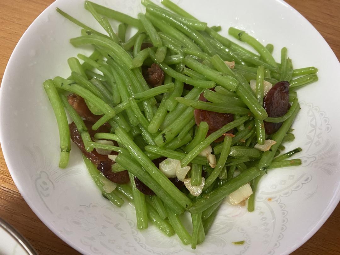 茼蒿炒腊肠新手可以驾驭的菜