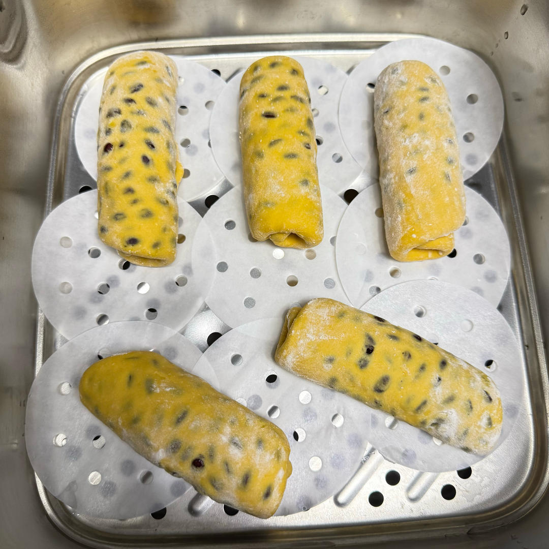 南瓜蜜豆卷 营养又健康 蓬松煊软比面包还好吃 附细节视频详解