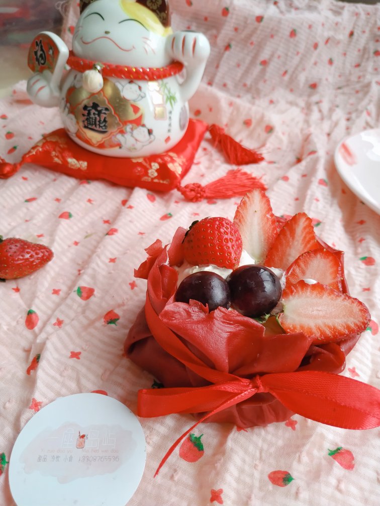 草莓奶油千层福袋