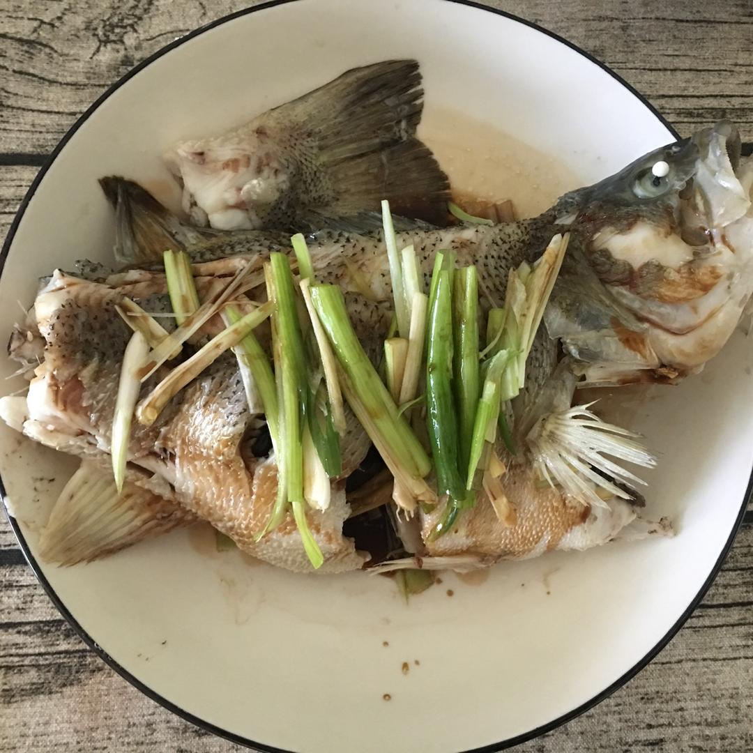 蒸鲈鱼