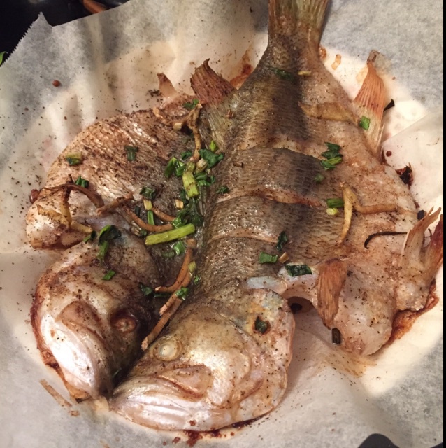 盐烤鲈鱼