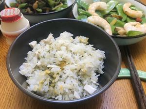 快手咸蛋黄海苔饭的做法 步骤2