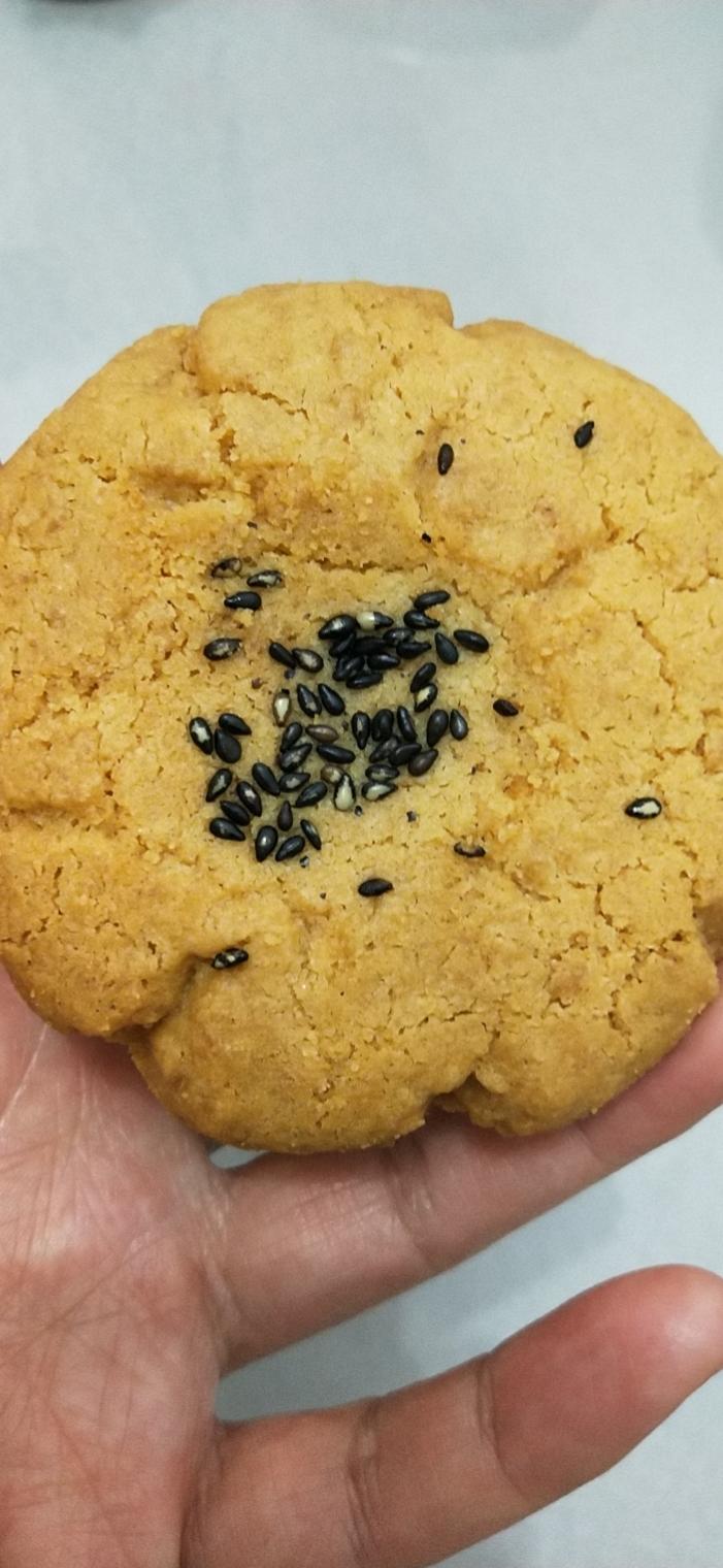 轻轻一按就碎掉的原味桃酥（不输猪油版）