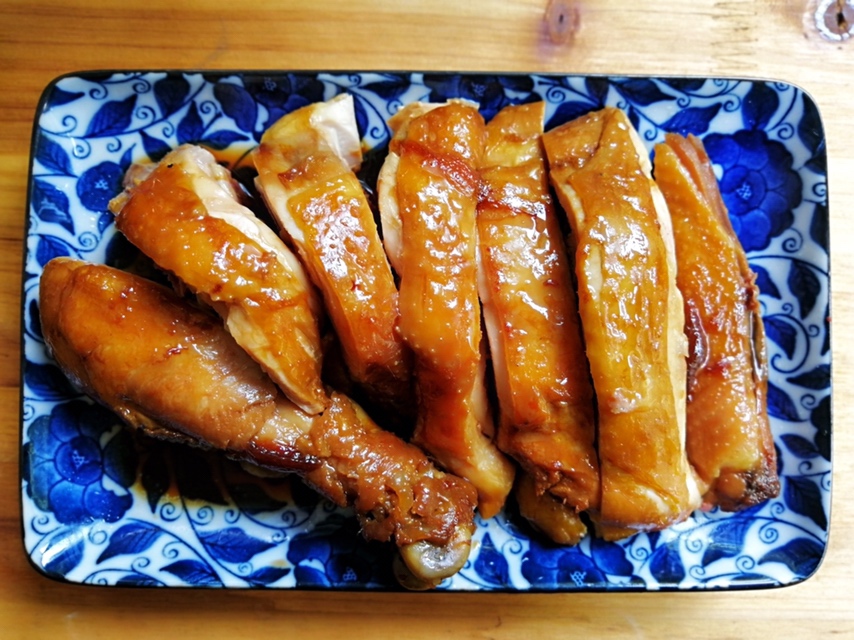 地道广式豉油鸡“浸熟法”，鸡皮滑爽肉质嫩