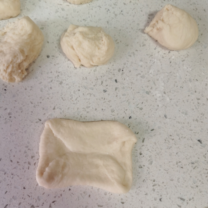 超软牛奶椰蓉小餐包（松下面包机揉面）的做法 步骤5