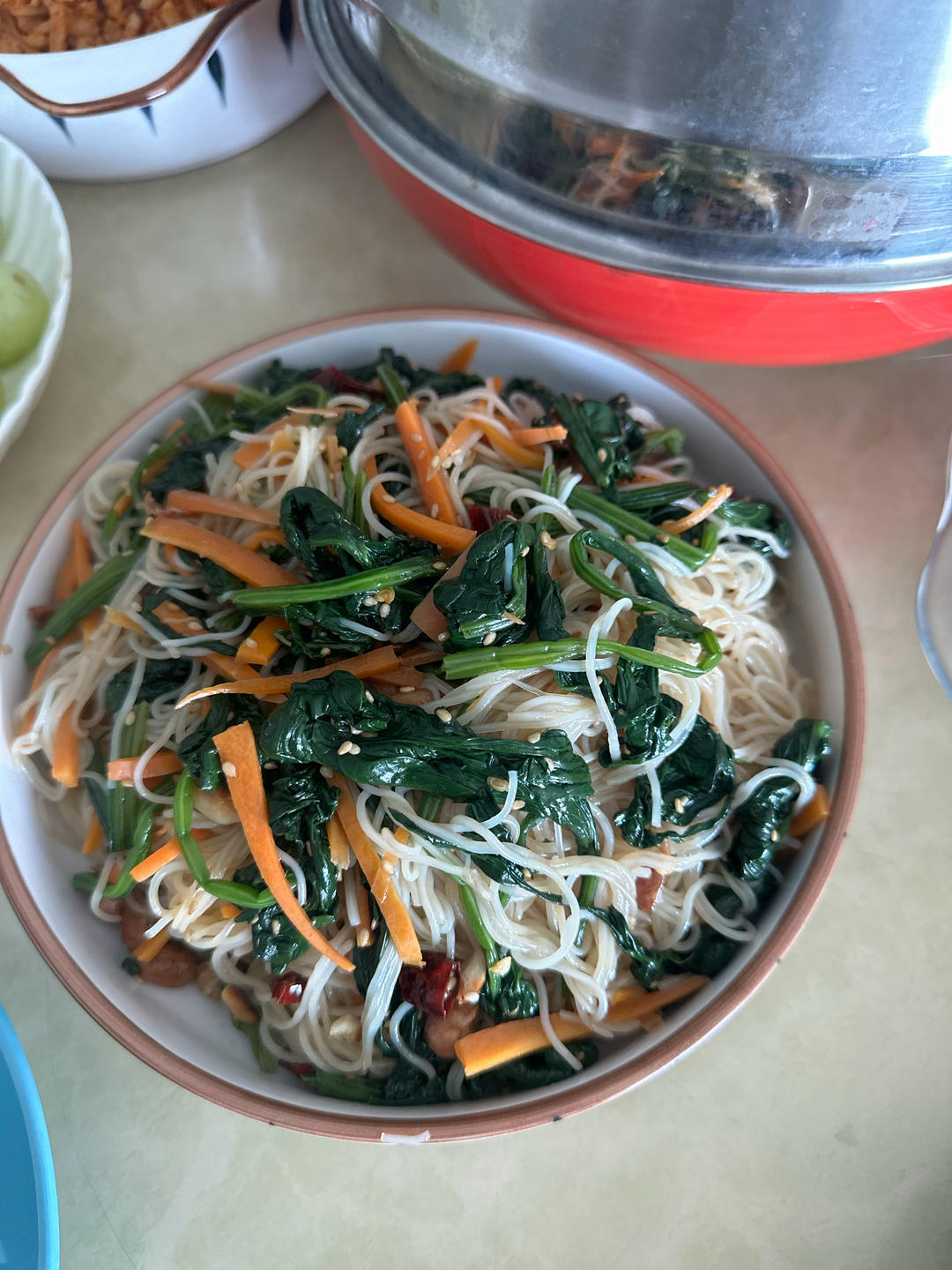 开胃爽口又营养的菠菜拌粉丝