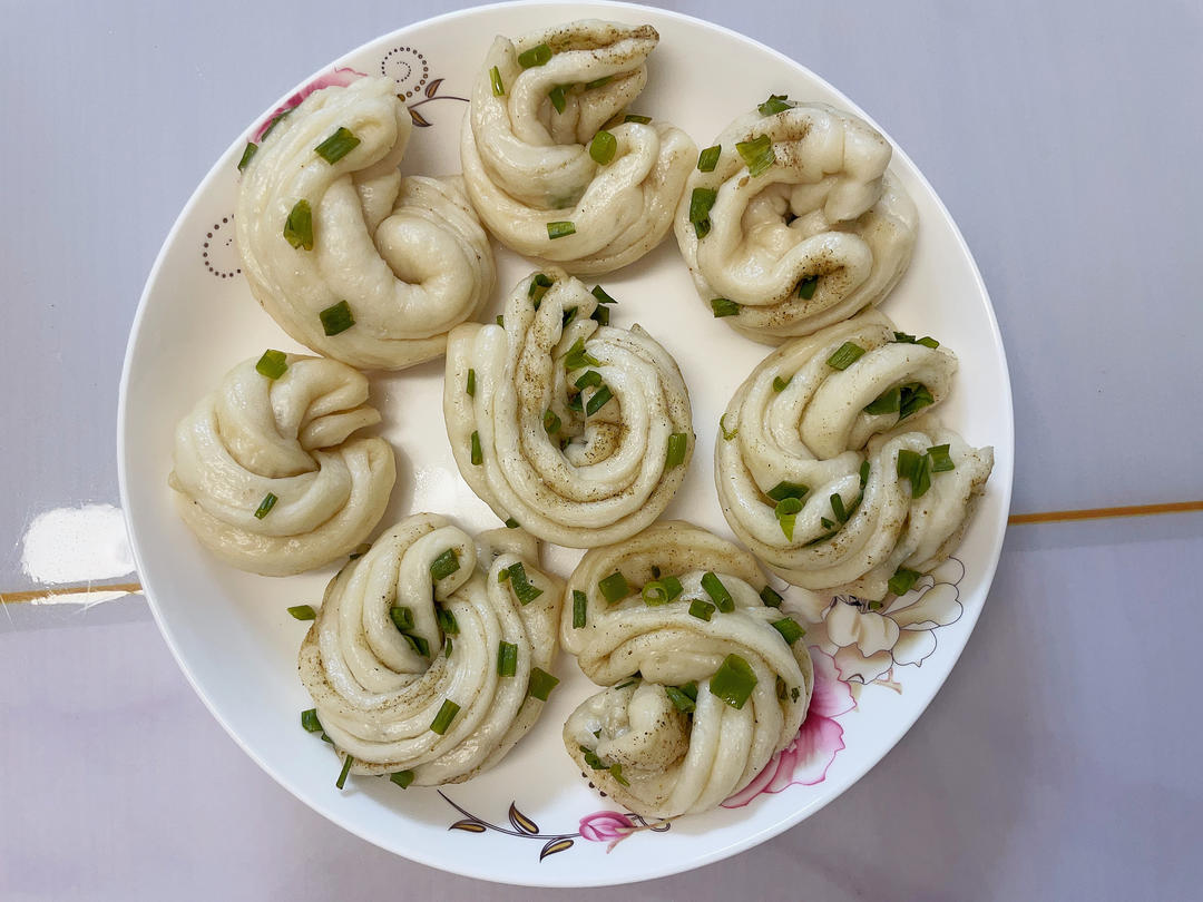 葱油花卷，一根筷子卷出漂亮的造型