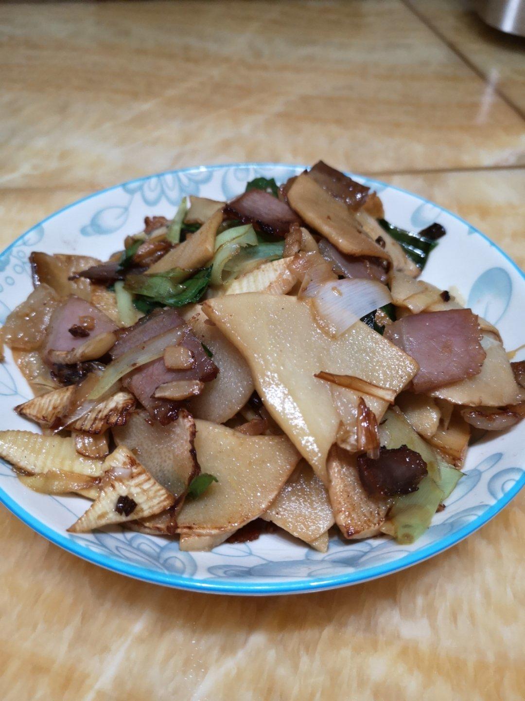 腊肉炒春笋
