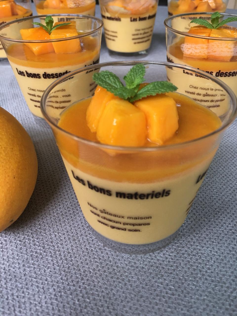 闲花落地6做的芒果慕斯杯