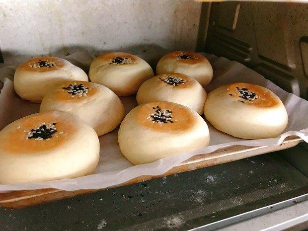 小餐包 | 成本几块钱，出炉即抢空