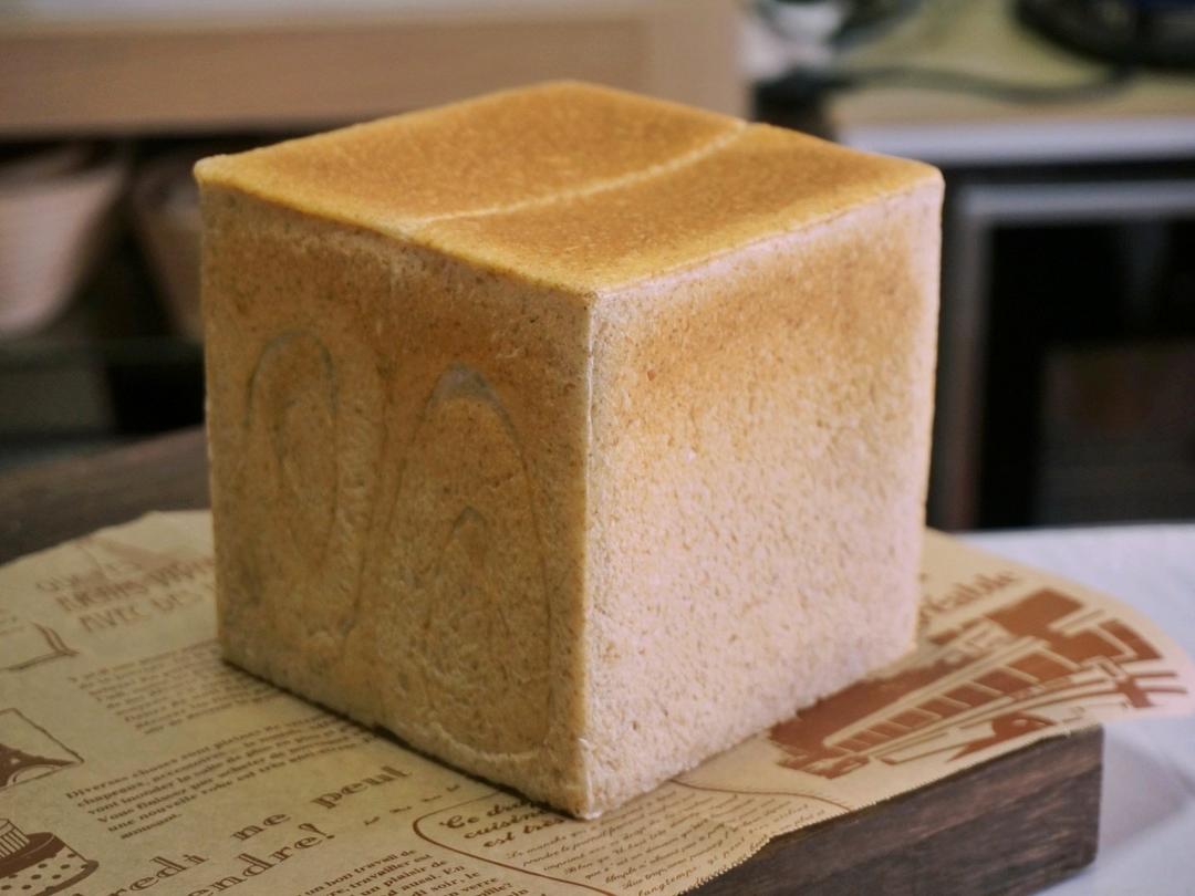 烫种方型白吐司—《银座顶级吐司》｜废话一箩筐的经验分享｜美瑛吐司/PullmanBread