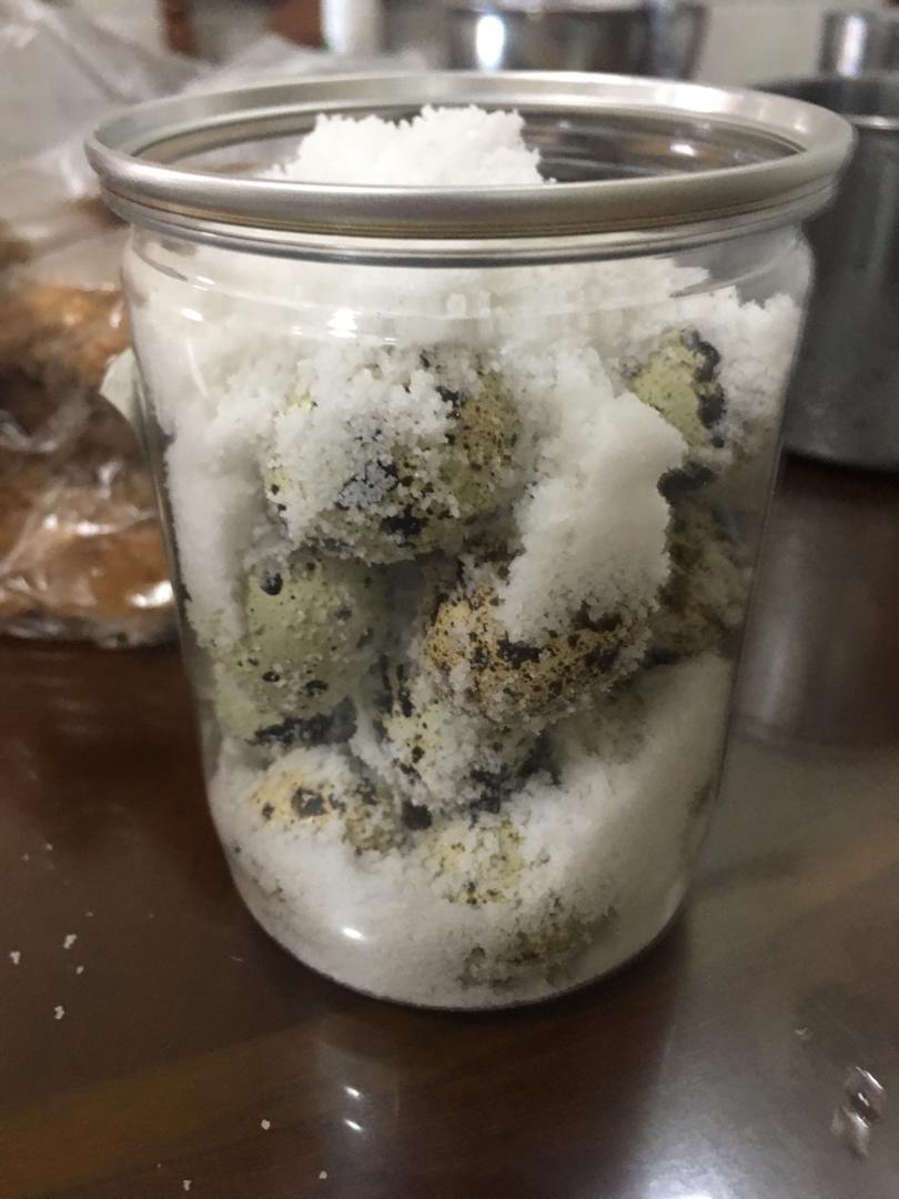 流油的鹌鹑蛋