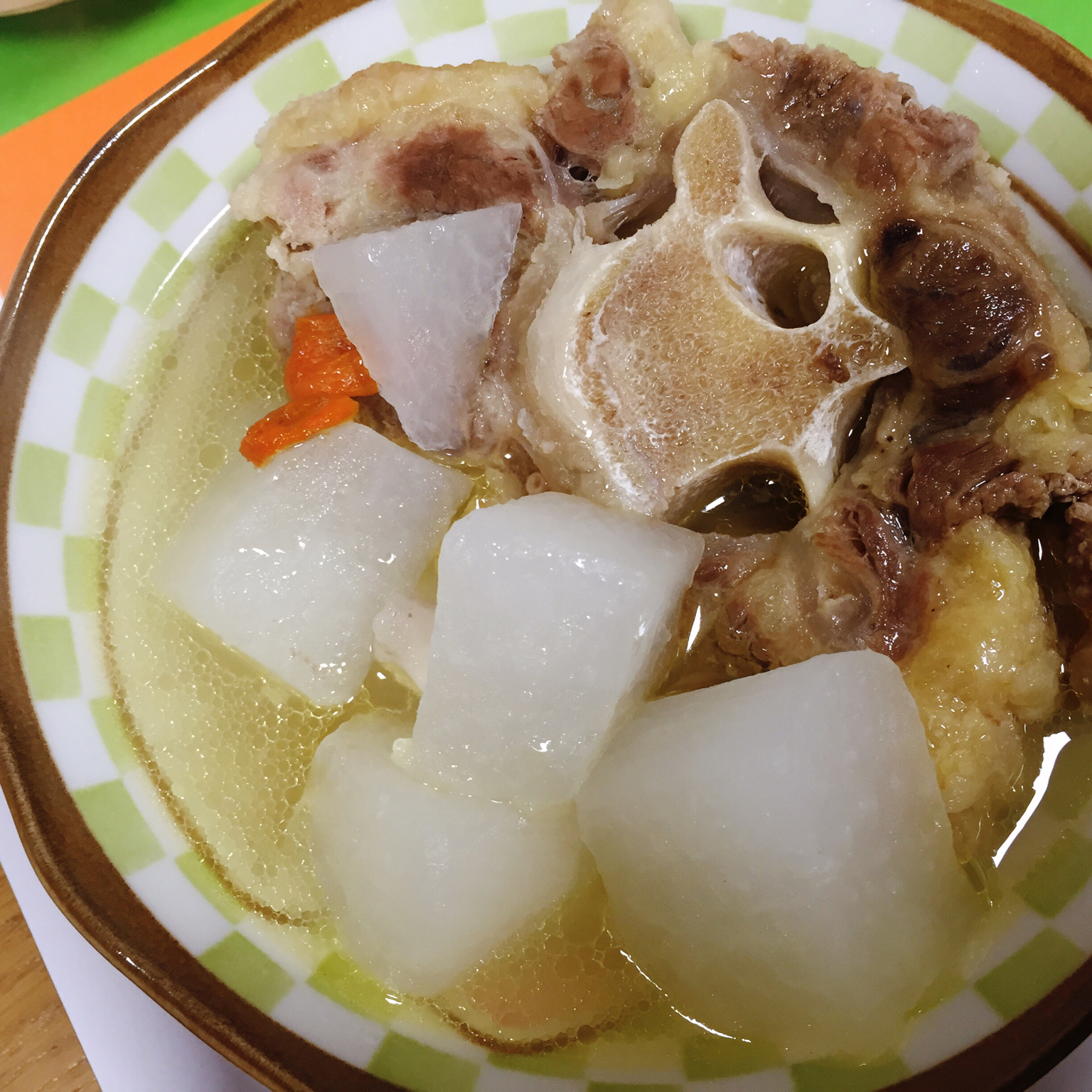 【牛尾炖白萝卜汤图片】草头居士_下厨房