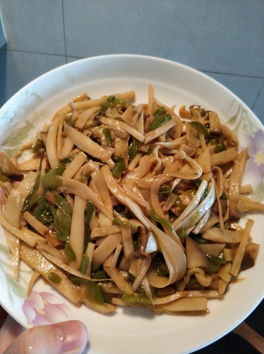 青椒素炒杏鲍菇