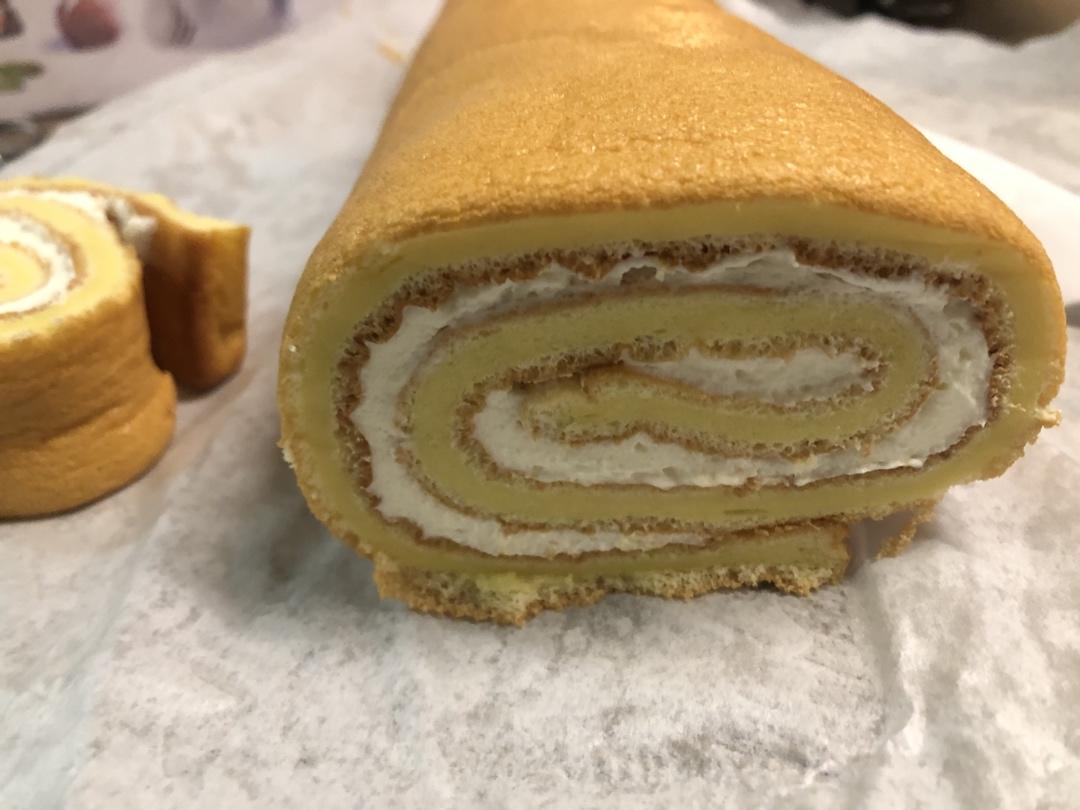 超详细的瑞士卷奶油蛋糕卷原味蛋糕卷的制作方法 饱满不掉皮不开裂（附模具换算方法）