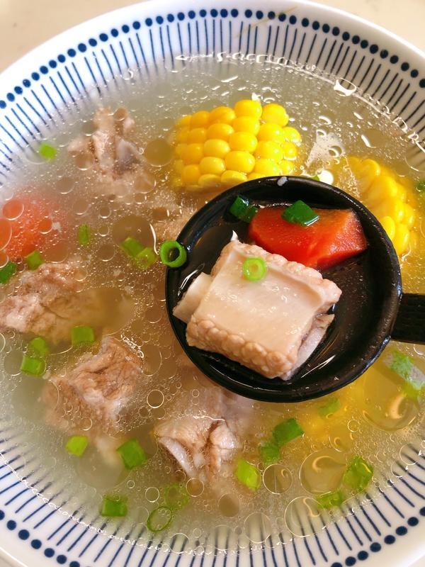 玉米大枣排骨汤