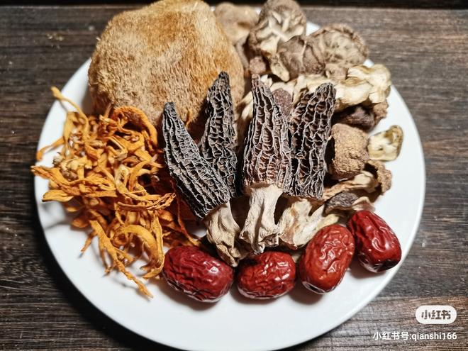 杂菌排骨汤的做法