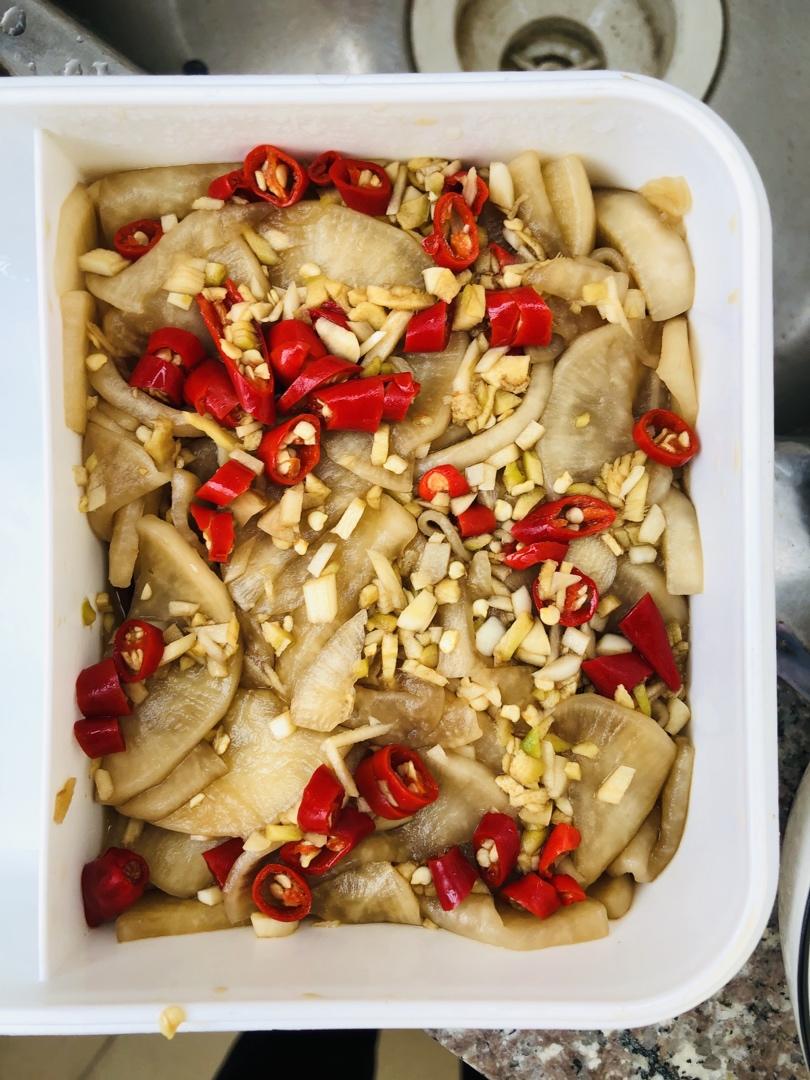 三步爽口酸酸辣辣腌萝卜片小咸菜