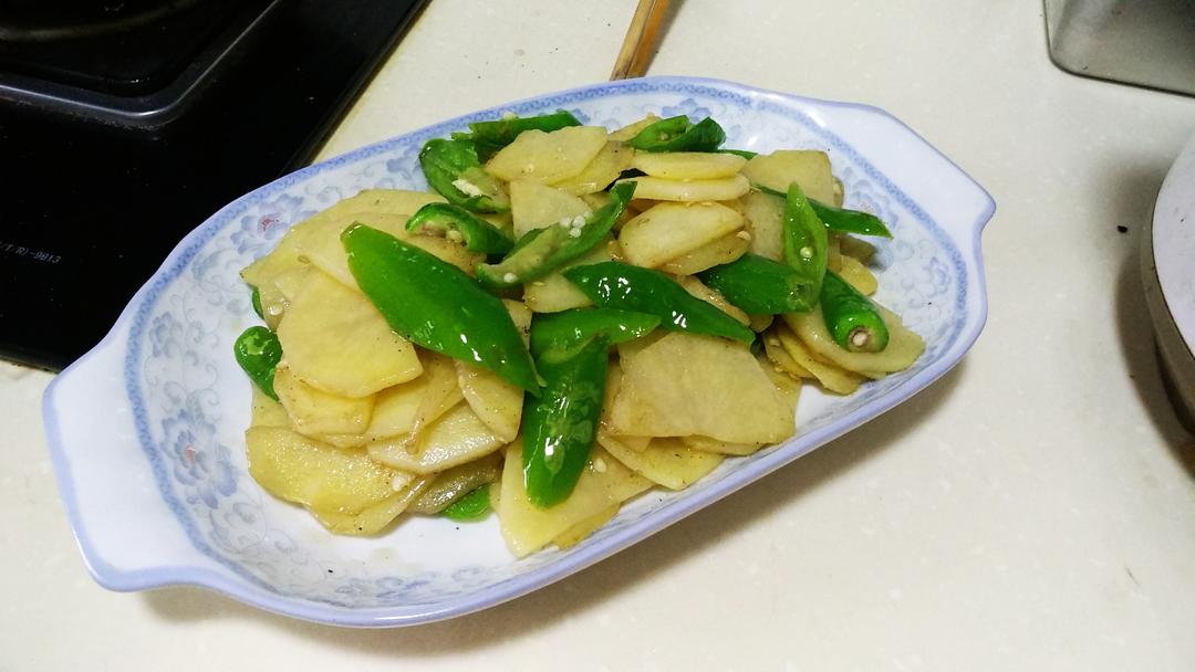 土豆炒辣椒