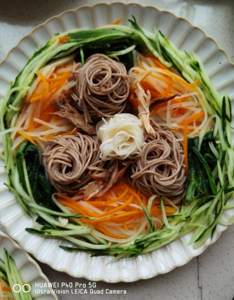 鸡丝凉面｜麻酱凉面