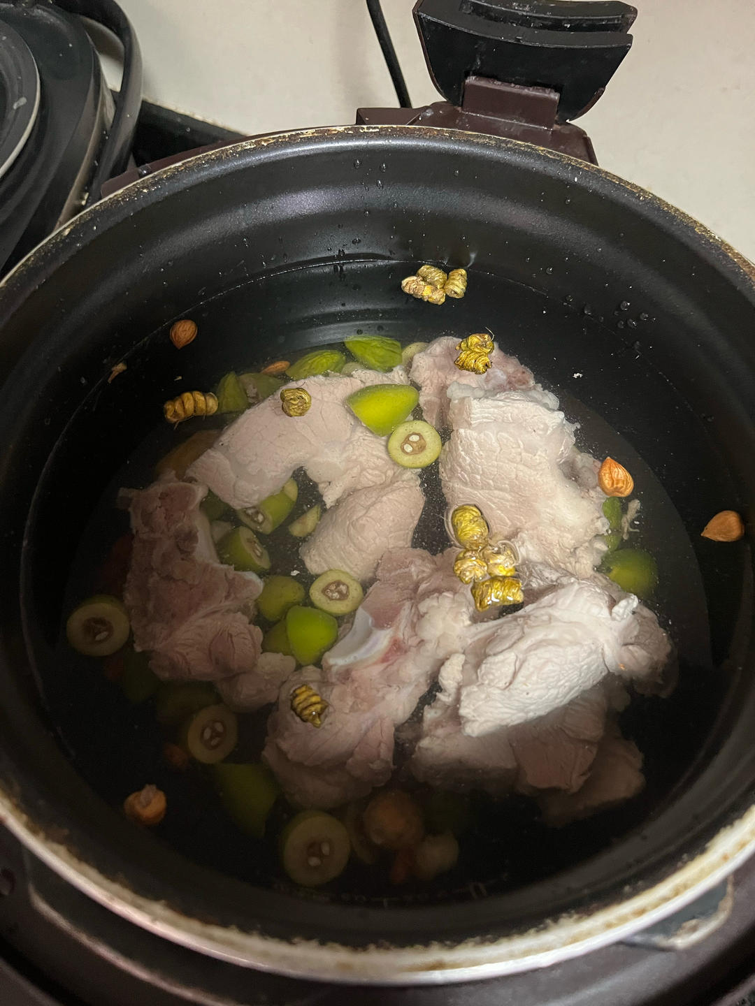 青橄榄炖排骨汤