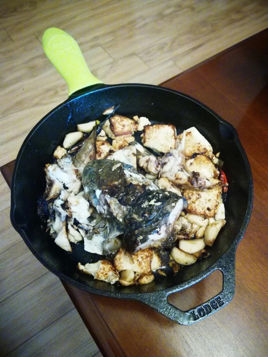 这么做《中餐厅》里的砂锅鱼头煲，超简单！