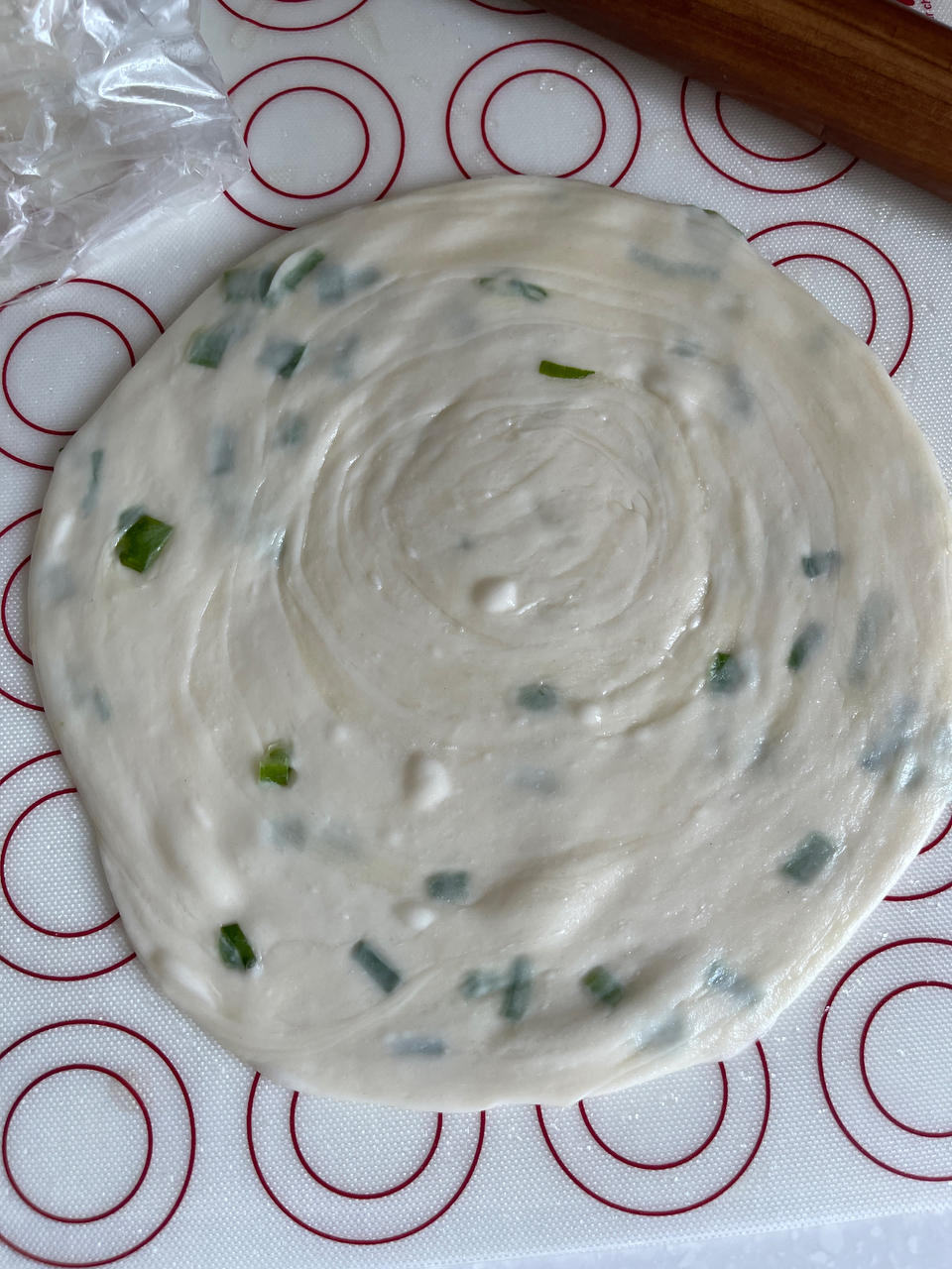 家常葱油饼 柔软多层 凉了也不硬 附细节视频详解