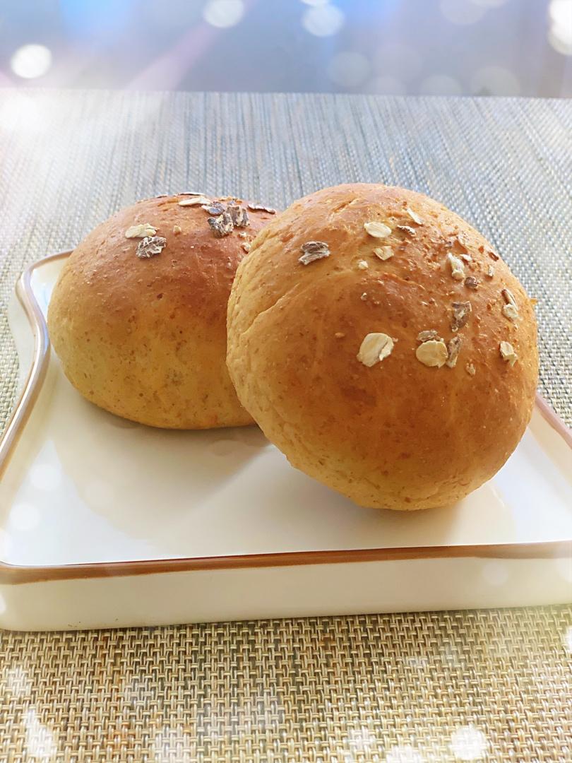 黑全麦波兰种吐司，这么柔软简直怀疑你是个假全麦！