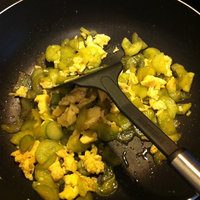 黄瓜炒鸡蛋
