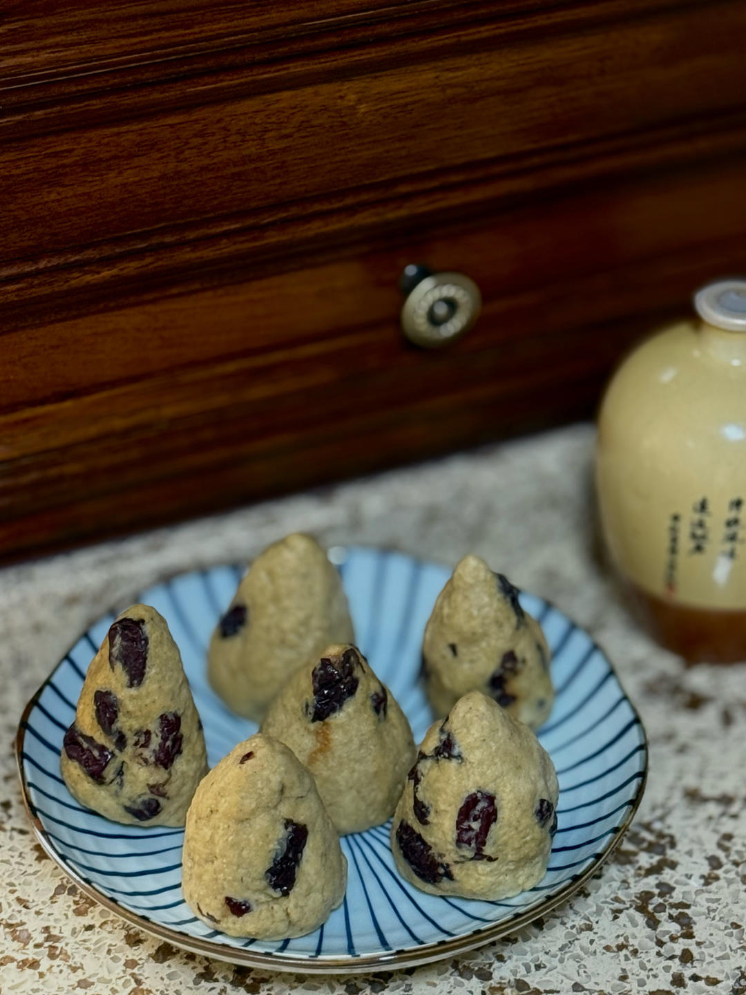 玉米面苜蓿烀饼                   打手还要吃