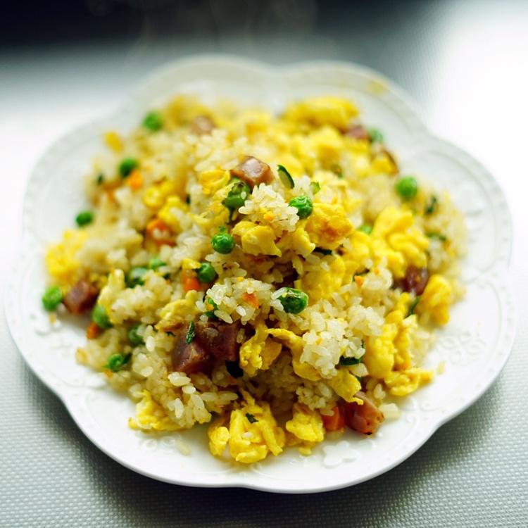 厨师长教你“蛋炒饭”如何做才好吃，答案都在这里面！