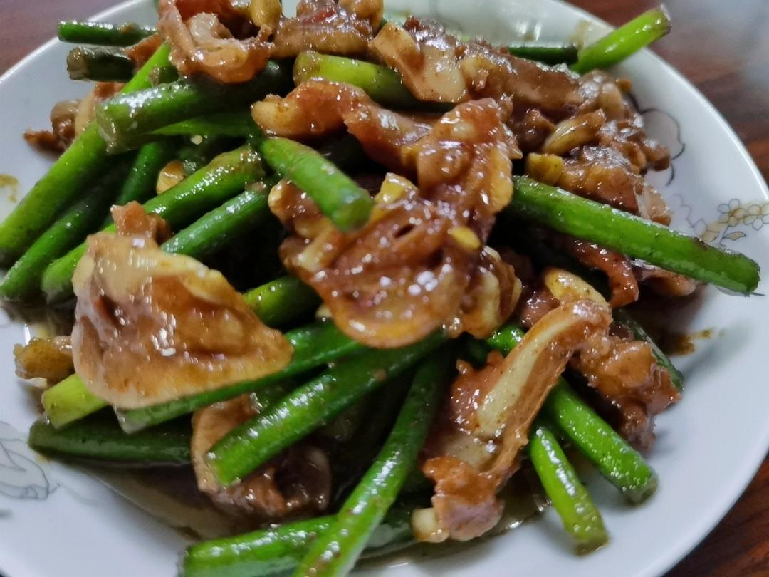 蒜苔炒月牙骨