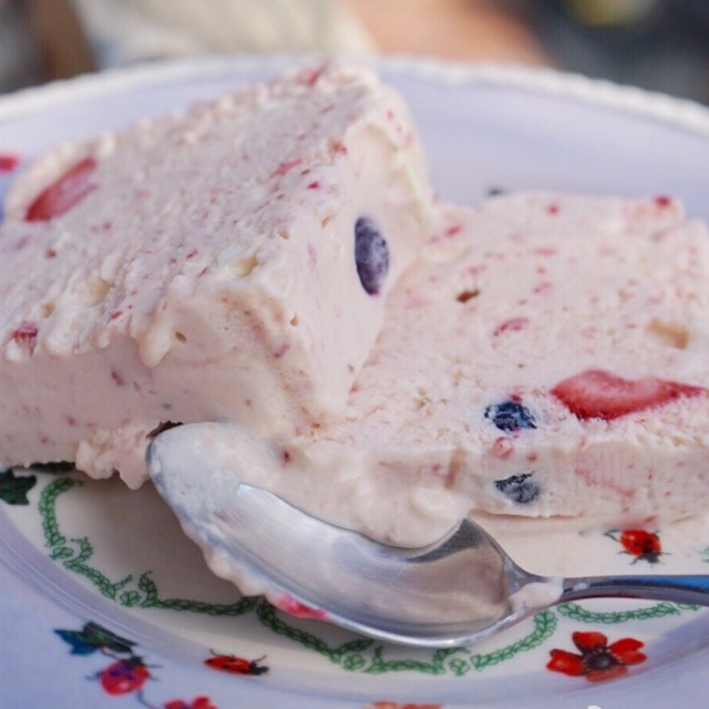 Eton Mess Parfait 家庭版草莓蛋白冰淇淋