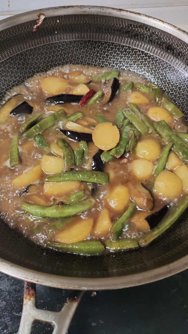 土豆茄子炖豆角