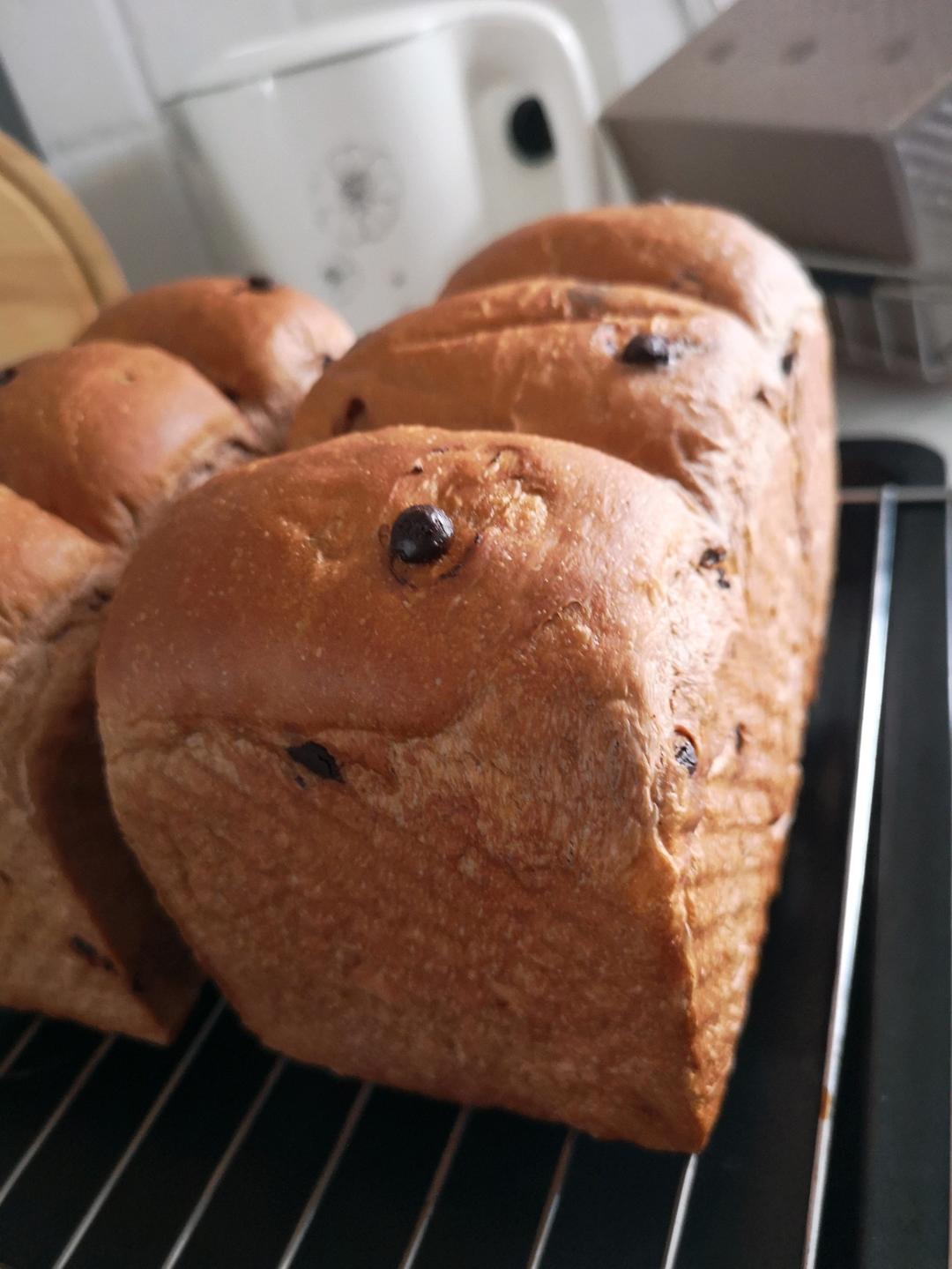 巨~巨好吃的巧克力奶油吐司