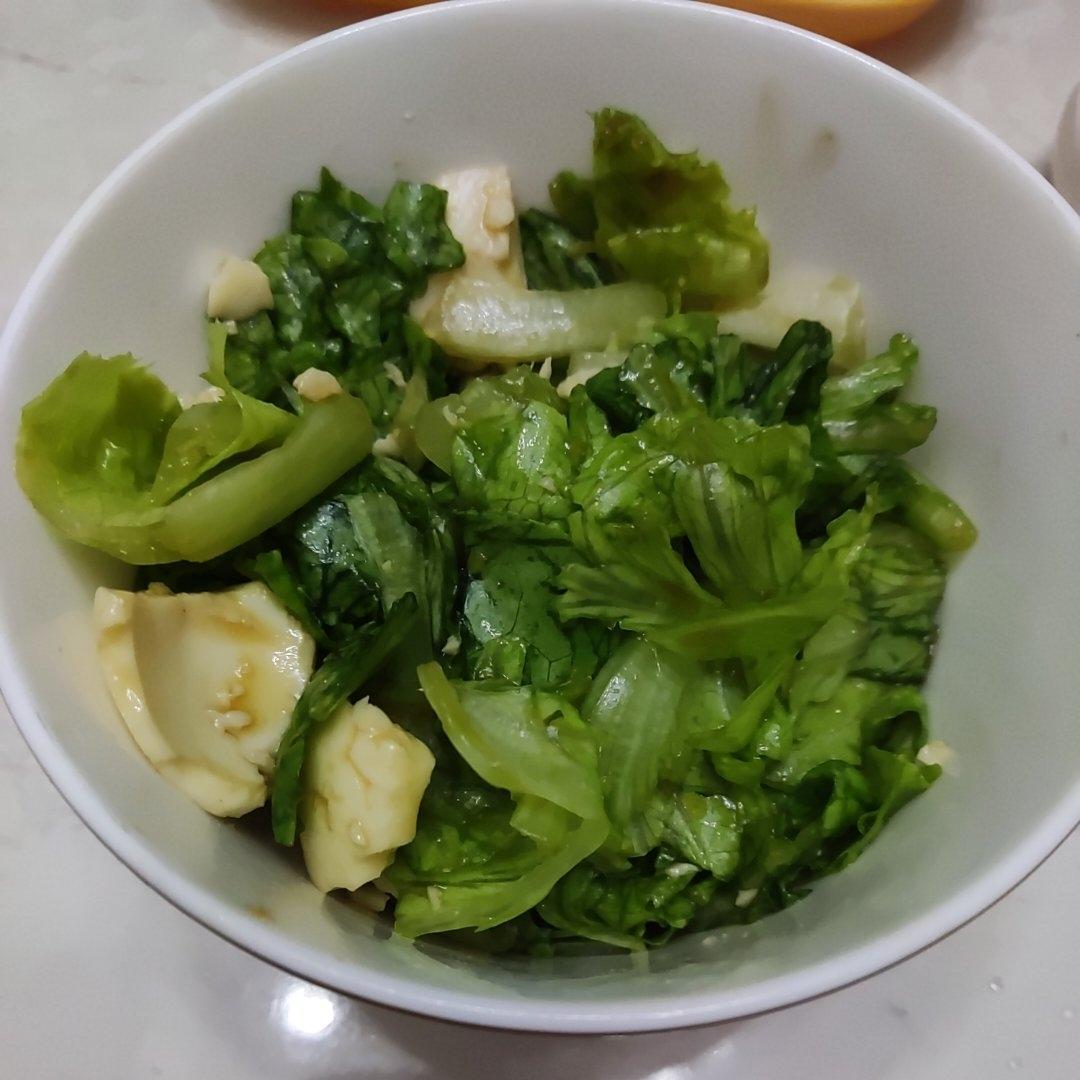 减脂凉拌生菜鸡蛋
