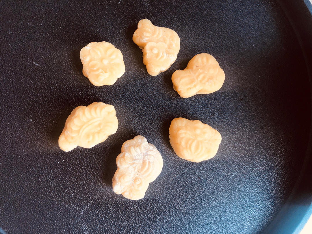 烙巧果（小背篓）～妈妈的味道