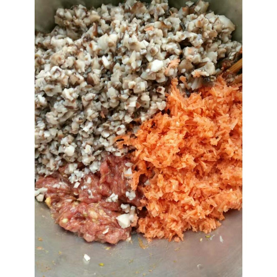 胡萝卜鸡蛋香菇木耳素馅饺子